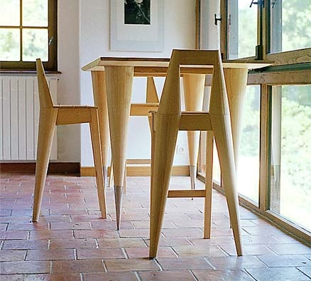table de petit déjeuner et chaises en frêne