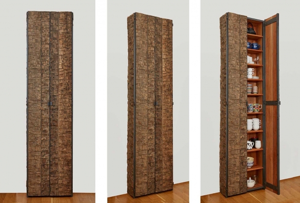 Petit vaisselier en 'bois de crocodile' et acier