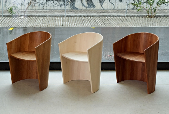 ARROUX ZWEI 
 
Modell geschützt 
in Birnbaum  / Ahorn / Platane